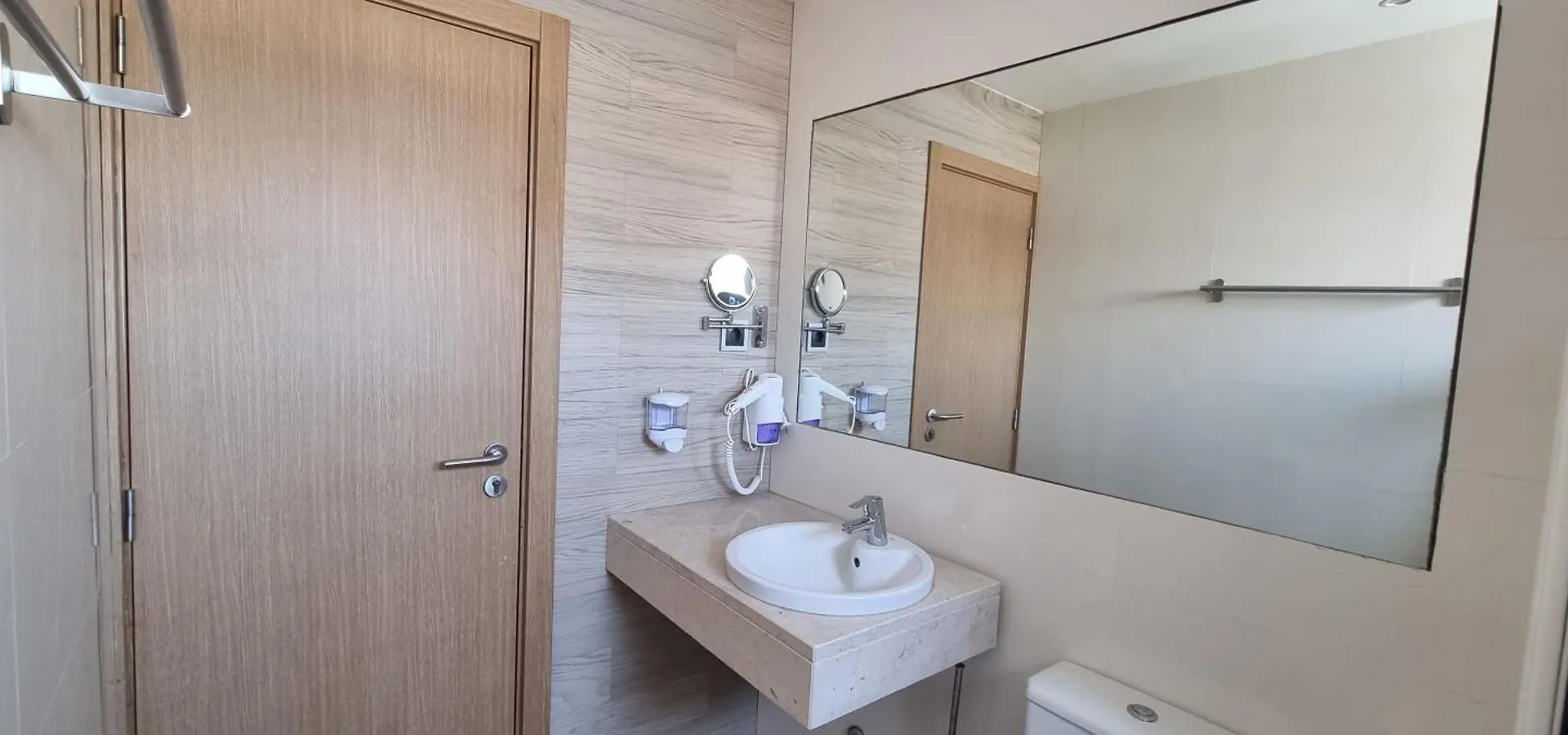 Claris B&B - Apartments Praia
